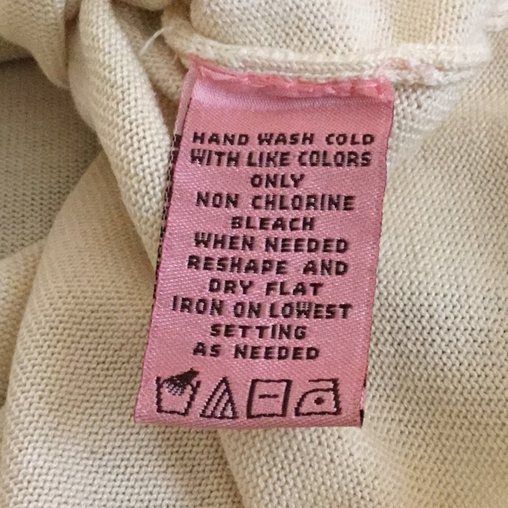 NWT Bandolino Light Yellow Wrap Top with Pink Label - Picture 12 of 16